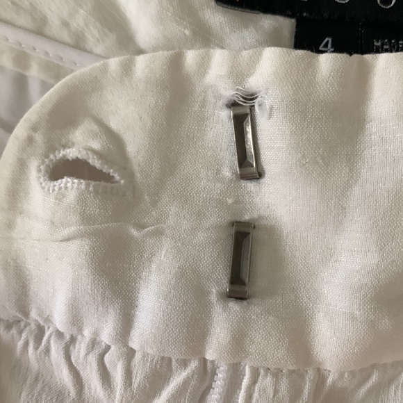 Theory Cuffed Loose Fit Linen Blend White Shorts Size 4 - Picture 11 of 12